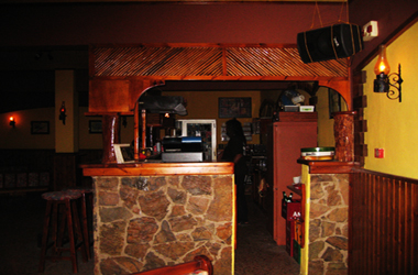 stickyminds rock cafe cocktail bar inside